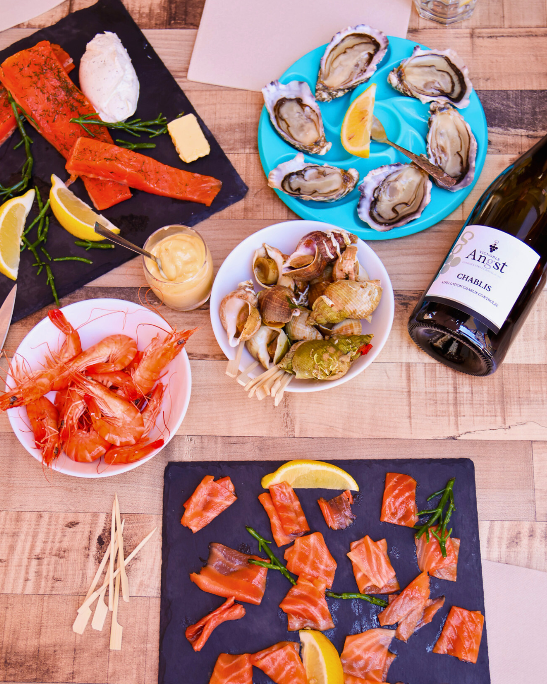 Table conviviale avec plats à partager à L'Iode